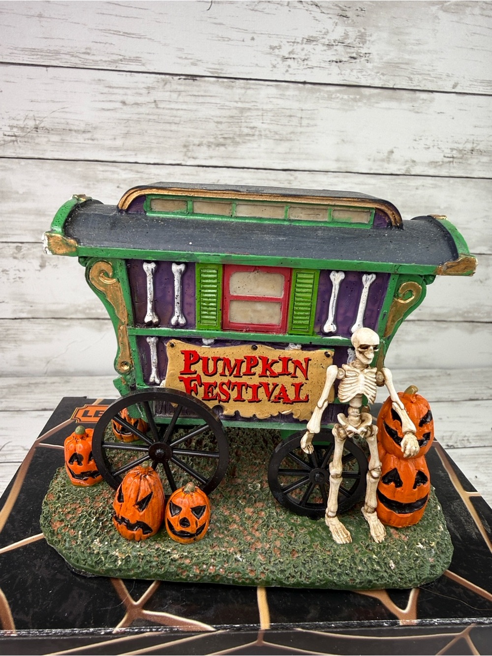 Lemax Spooky Town - Pumpkin Festival Wagon & Skeleton with box